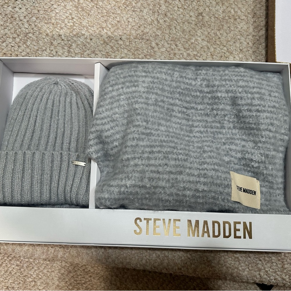 Steve Madden Light Gray Knit Set
